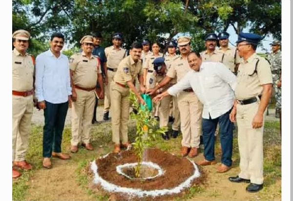 మహబూబాబాద్ ఎస్పీ