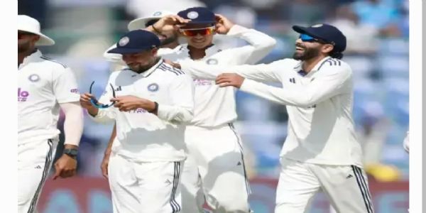 దుమ్ములేపిన కుల్దీప్, జడేజా... వెస్టిండీస్ ఆలౌట్
