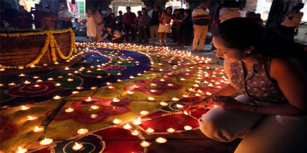 దీపావళి రోజు రెండు గంటలే టపాసులు కాల్చాలి