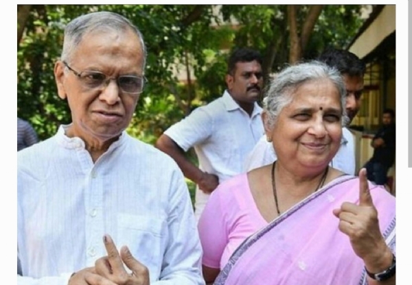 నారాయణమూర్తి దంపతులు