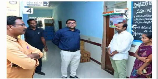 డాక్టర్ గైర్హాజరు పై కలెక్టర్ ఆగ్రహం.. షోకాస్ నోటీస్ జారీ