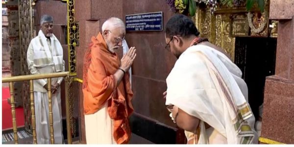 కోస్ట్‌గార్డ్స్‌తో కలిసి దీపావళి జరుపుకోనున్న మోడీ.. ఎక్కడంటే..