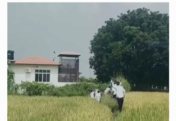 ఫామ్ హౌస్ ముట్టడి