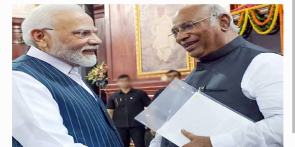 కాంగ్రెస్ చీఫ్ ఖర్గేకు మోడీ ఫోన్.. త్వరగా కోలుకోవాలని ఆకాంక్ష