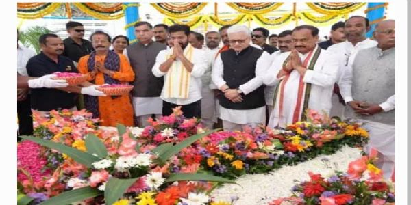 జాతిపితకు నివాళులర్పించిన గవర్నర్ జిష్ణు దేవ్ వర్మ, సీఎం రేవంత్ రెడ్డి