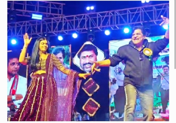 తారల సందడి