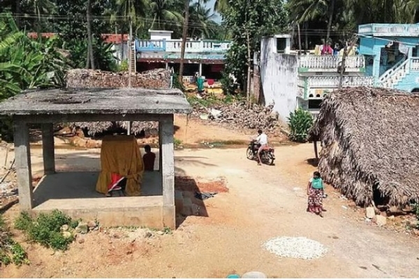 200 ఏళ్లుగా దీపావళికి దూరంగా ఉంటున్న ఏపీలోని గ్రామం.. కారణం ఇదే!