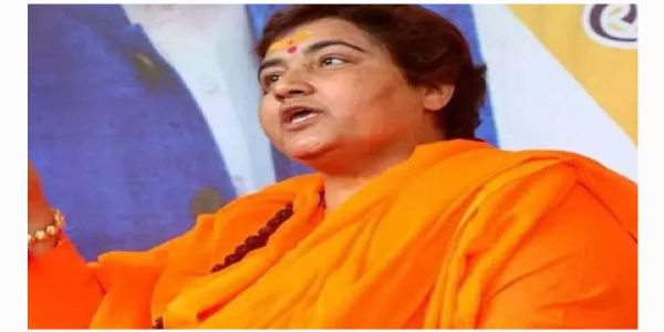 మీ కూతుర్లు హిందూయేతరులతో వెళ్తే కాళ్లు విరగ్గొట్టండి.. వివాదం రేపుతున్న బీజేపీ మాజీ ఎంపీ ప్రజ్ఞా సింగ్ ఠాకూర్ వ్యాఖ్యలు