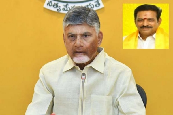 తెలుగుదేశం పార్టీ రాష్ట్ర ఉపాధ్యక్షుడు, ఏపీ ఆగ్రోస్ కార్పొరేషన్ ఛైర్మన్ మాలేపాటి సుబ్బానాయుడు కన్నుమూశారు. మెదడుకు సంబంధించిన వ్యాధితో బాధపడుతూ గత పది రోజులుగా విజయవాడలోని ఒక ఆసుపత్రిలో చికిత్స పొందుతున్న ఆయన, నిన్న రాత్రి తుదిశ్వాస విడిచారు.  ఈ విషయం తెలిసిన వెంటనే ముఖ్యమంత్రి చంద్రబాబు నాయుడు దిగ్భ్రాంతి వ్యక్తం చేశారు. సుబ్బానాయుడు త్వరగా కోలుకొని ఆసుపత్రి నుండి తిరిగి వస్తారని ఆశించానని, కానీ ఆయన అకాల మరణం తనను తీవ్రంగా కలిచివేసిందన్నారు. కావలి నియోజకవర్గంలో పార్టీని బలోపేతం చేయడానికి సుబ్బానాయుడు ఎంతో కృషి చేశారని ఆయన కొనియాడారు.  నిబద్ధత, అంకితభావం కలిగిన నాయకుడిని కోల్పోవడం బాధాకరమని ఆయన అన్నారు. సుబ్బానాయుడు మృతి పార్టీకి తీరని లోటని పేర్కొన్నారు. ఆయన ఆత్మకు శాంతి చేకూరాలని భగవంతుడిని ప్రార్థించారు. సుబ్బానాయుడు కుటుంబ సభ్యులకు, బంధువులకు ముఖ్యమంత్రి చంద్రబాబు ప్రగాఢ సానుభూతి తెలియజేశారు. పార్టీ ఎల్లప్పుడూ సుబ్బానాయుడు కుటుంబానికి అండగా ఉంటుందని ఆయన భరోసా ఇచ్చారు.   మంత్రి లోకేశ్ సంతాపం  టీడీపీ రాష్ట్ర ఉపాధ్యక్షులు, ఏపీ ఆగ్రో ఇండస్ట్రీస్ డెవలప్ మెంట్ కార్పోరేషన్ ఛైర్మన్ మాలేపాటి సుబ్బానాయుడు మృతి పట్ల మంత్రి నారా లోకేశ్ సంతాపం తెలియజేశారు. ఆస్ట్రేలియా పర్యటనలో ఉన్న నారా లోకేశ్ మాలేపాటి మృతి వార్త తెలిసి ఎక్స్ వేదికగా తన సంతాపాన్ని వ్యక్తం చేశారు. పార్టీలో అంచలంచెలుగా ఎదిగిన సుబ్బానాయుడు కావలి నియోజకవర్గ టీడీపీ ఇంఛార్జ్ గా పనిచేశారన్నారు. పార్టీ పటిష్టత కోసం, ప్రజల అభ్యున్నతి కోసం ఆయన విశేషంగా కృషి చేశారని కొనియాడారు.  వారి మరణం పార్టీకి తీరని లోటని అన్నారు. సుబ్బానాయుడు ఆత్మకు శాంతి చేకూరాలని భగవంతుడిని ప్రార్థిస్తున్నానని పేర్కొన్నారు. వారి కుటుంబ సభ్యులకు తన ప్రగాఢ సానుభూతిని తెలియజేశారు.