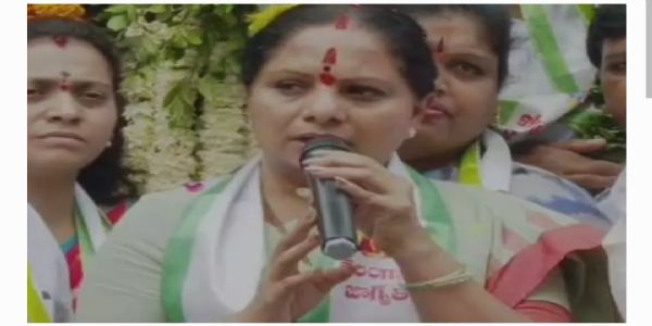 అమరవీరులు, ఉద్యమకారులకు కవిత బహిరంగ క్షమాపణలు