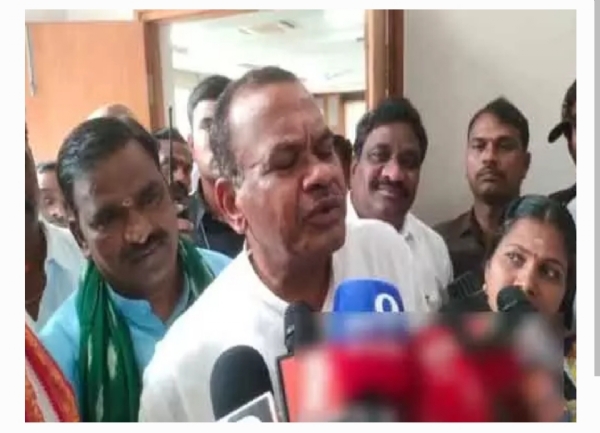 మంత్రి కోమటిరెడ్డి మంత్రి కోమటిరెడ్డి