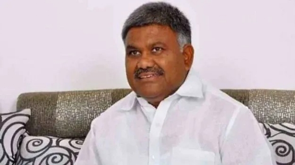 తాడిపత్రిలో ఉద్రిక్తత.. పెద్దారెడ్డిని అడ్డుకున్న పోలీసులు