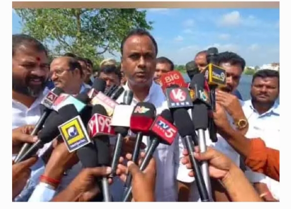 ఎమ్మెల్యే కోమటిరెడ్డి ఎమ్మెల్యే కోమటిరెడ్డి