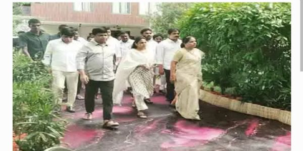 హరీష్ రావును పరామర్శించిన జాగృతి కవిత..