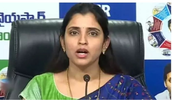 case-filed-against-27-people-including-anchor-shyamala-489578