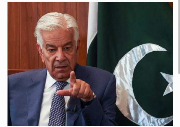 పాక్ రక్షణ మంత్రి పాక్ రక్షణ మంత్రి