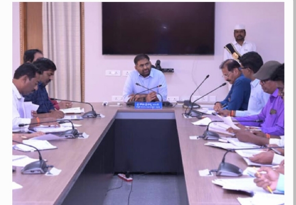 పెద్దపల్లి కలెక్టర్ కోయ శ్రీ హర్ష పెద్దపల్లి కలెక్టర్ కోయ శ్రీ హర్ష