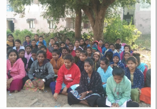 విద్యార్థుల ధర్నా విద్యార్థుల ధర్నా