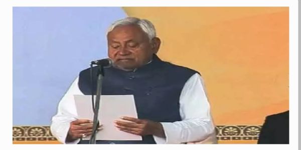 10వ సారి బిహార్ సీఎంగా ప్రమాణ స్వీకారం చేసిన నితీష్ కుమార్