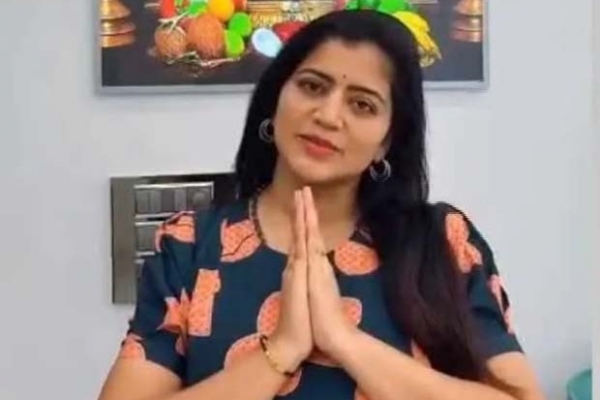 /shiva-jyothi-banned-from-tirumala-temple-visit-after-brothers-remarks /shiva-jyothi-banned-from-tirumala-temple-visit-after-brothers-remarks