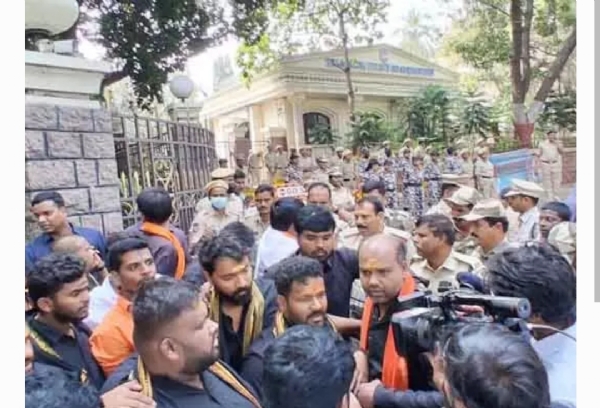 అయ్యప్ప స్వాములు అయ్యప్ప స్వాములు