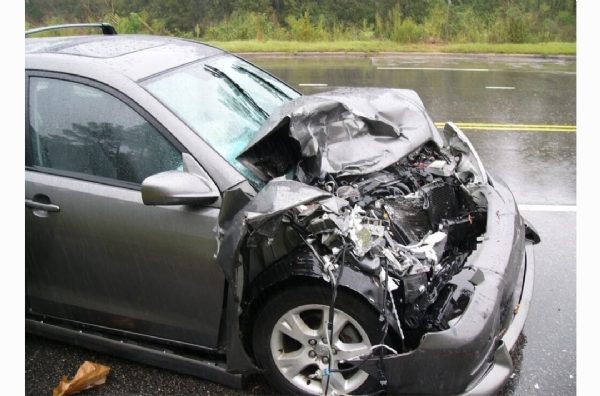 రోడ్డు ప్రమాదం రోడ్డు ప్రమాదం