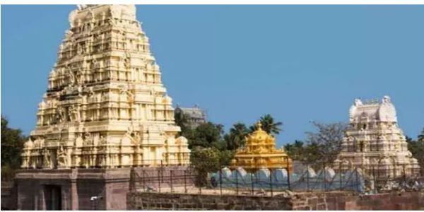 భక్తజనంతో కిటకిటలాడుతున్న శ్రీశైలం