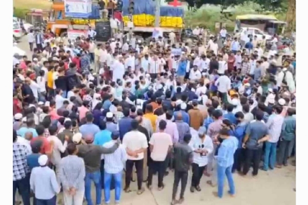 తాండూర్ లో ధర్నా తాండూర్ లో ధర్నా