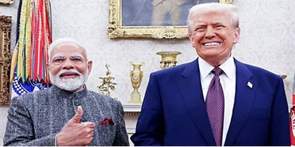 భారత ప్రధాని మోదీని కాంగ్రెస్‌ పార్టీ లక్ష్యంగా చేసుకుని వ్యంగ్యాస్త్రాలు