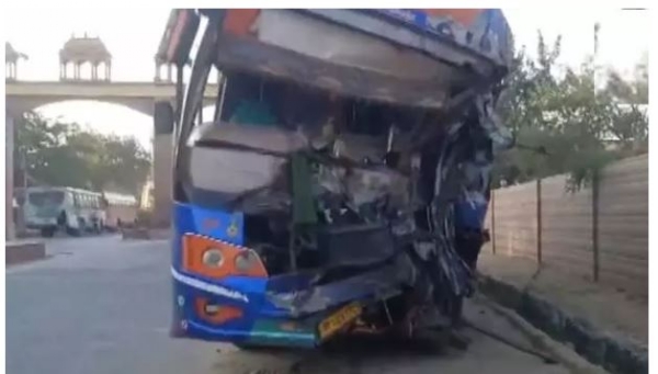 fatal-accident-in-rajasthan-bus-carrying-vaishno-devi-pilgrims-hits-vehicle-three-killed-502456 fatal-accident-in-rajasthan-bus-carrying-vaishno-devi-pilgrims-hits-vehicle-three-killed-502456