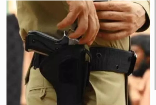 పోలీస్ తుపాకీ