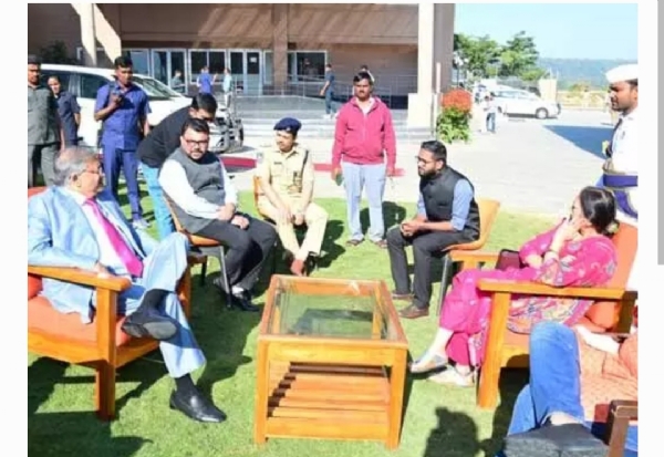 ఎన్నికల అధికారి ఎన్నికల అధికారి