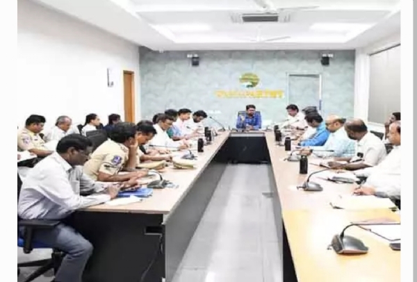 కలెక్టర్ ఆదర్శ్ సురభి కలెక్టర్ ఆదర్శ్ సురభి