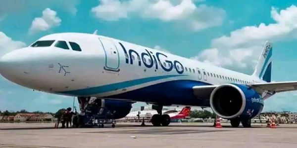 స్పైస్‌జెట్‌ ప్రయాణికుడిపై.. ఎయిరిండియా ఎక్స్‌ప్రెస్‌ పైలట్‌ దాడి..