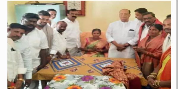 సమిష్టిగా గ్రామ అభివృద్ధికి కృషి చేయాలి: మండలి చైర్మన్ గుత్తా