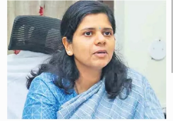 కలెక్టర్ ఇలా త్రిపాఠి