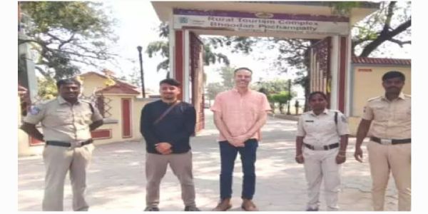 పోచంపల్లిని సందర్శించిన మెక్సికన్ దేశస్తులు