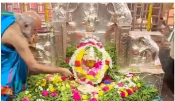 tulsi-dalarchana-to-goddess-sri-kanaka-