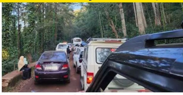 traffic-jam-on-araku-ghat-road-508387