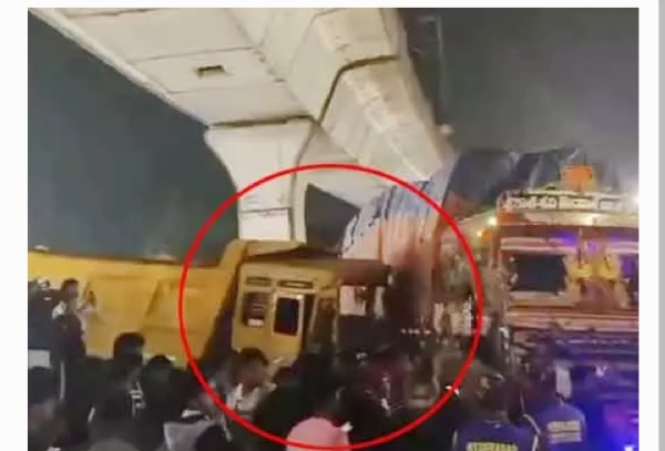 టిప్పర్ బీభత్సం టిప్పర్ బీభత్సం