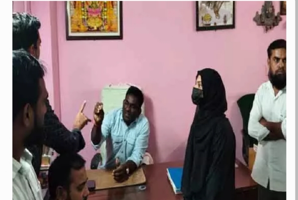 లెక్చరర్ లెక్చరర్