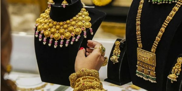 గుడ్‌న్యూస్.. తగ్గిన బంగారం, వెండి ధరలు.. తెలుగు రాష్ట్రాల్లో తులం ఎంతుందంటే?