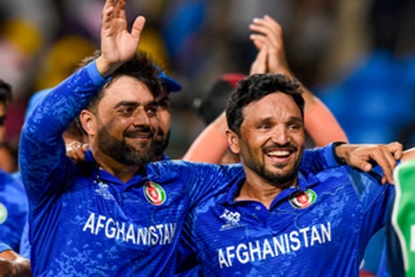 టీ20 ప్రపంచకప్నకు ఆఫ్ఘనిస్థాన్ జట్టు ప్రకటన.. సీనియర్లకు పిలుపు టీ20 ప్రపంచకప్నకు ఆఫ్ఘనిస్థాన్ జట్టు ప్రకటన.. సీనియర్లకు పిలుపు