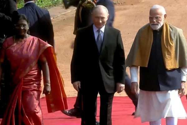 /vladimir-putin-receives-grand-welcome-at-rashtrapati-bhavan /vladimir-putin-receives-grand-welcome-at-rashtrapati-bhavan