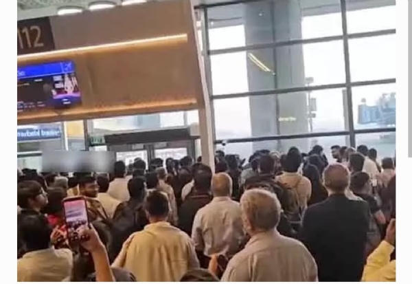 శంషాబాద్ ఎయిర్పోర్టులో శంషాబాద్ ఎయిర్పోర్టులో