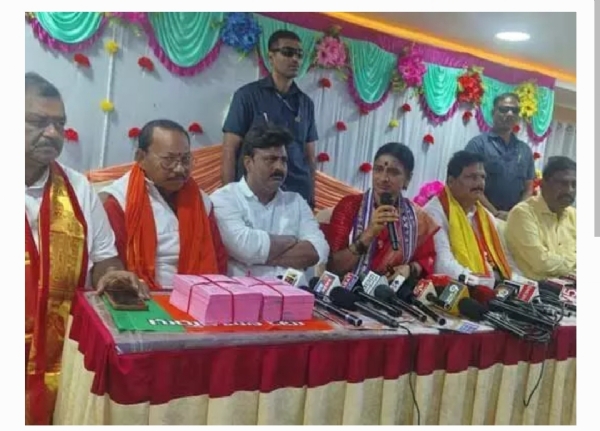 మాధవి లత