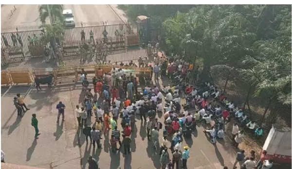 fishermens-protest-at-gangavaram-port-501855