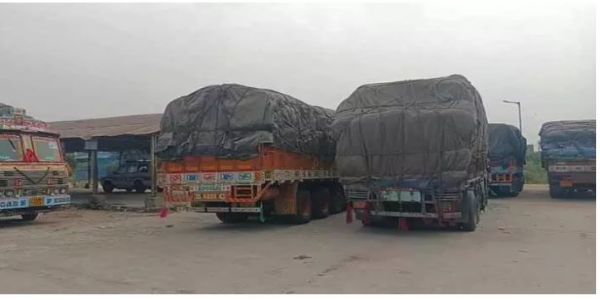 నేటి అర్థరాత్రి నుంచి ఏపీ లారీ యజమానుల సంఘం సమ్మె