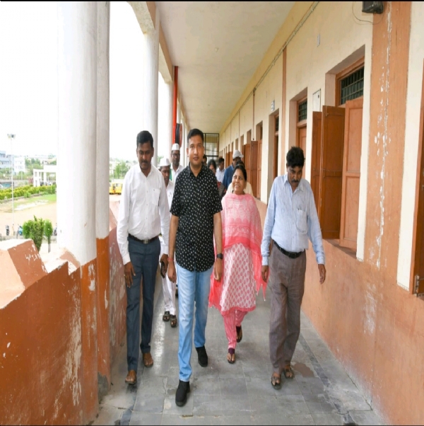 ఆదిలాబాద్ కలెక్టర్
