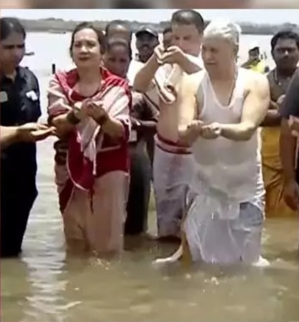 గవర్నర్ దంపతులు